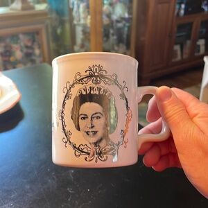 Vintage Mug Queen Elizabeth Silver Jubilee 1977